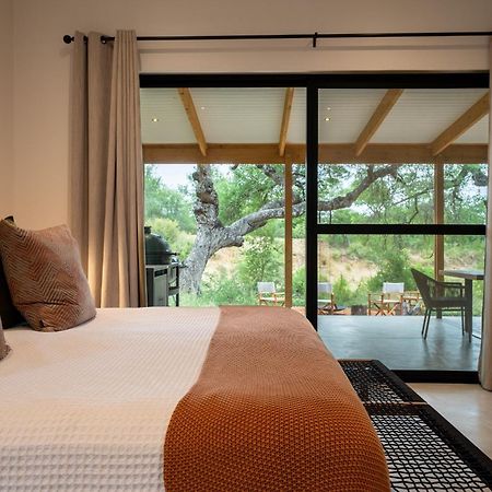 Nomads Den Private Villa With Heated Pool On Hoedspruit Wildlife Estate Riverbed Esterno foto