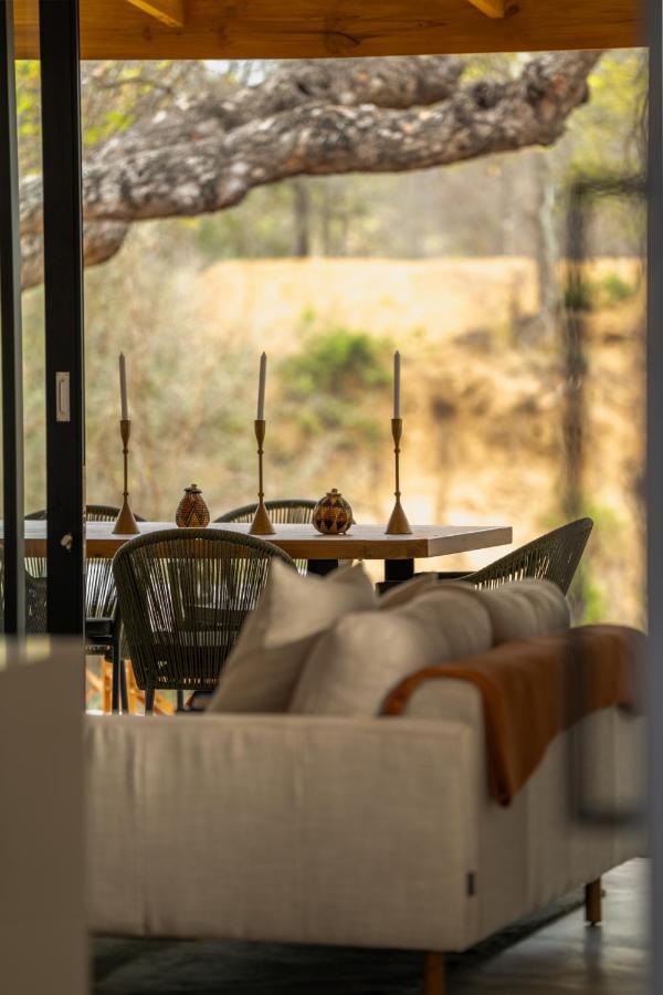 Nomads Den Private Villa With Heated Pool On Hoedspruit Wildlife Estate Riverbed Esterno foto